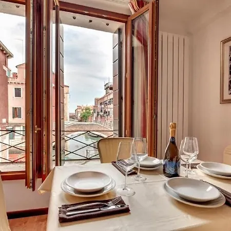 Heart Of Biennale Apartment Venice